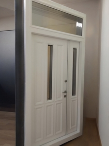 Дверь термо с фрамугой и стеклом