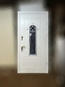 Белая МДФ дверь