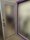 Дверь с окрашенным МДФ и зеркалом