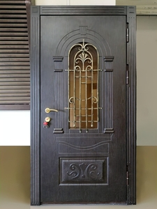 МДФ дверь с ковкой, лицевая сторона