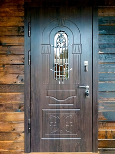 Остекленная дверь в частном доме, фото с улицы
