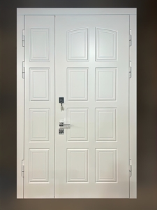 Полуторная дверь белого цвета