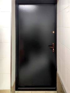Порошковая дверь, вид из помещения