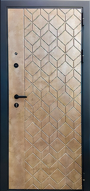 Дверь в квартиру с отделкой панелями МДФ с фрезерованным рисунком