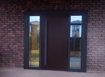 Термодверь с остеклением и бугельной ручкой