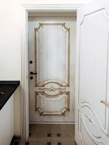 Винтажная дверь для частного дома (вид изнутри)